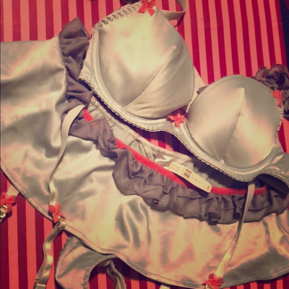 VS set in light blue and red 💋❤️